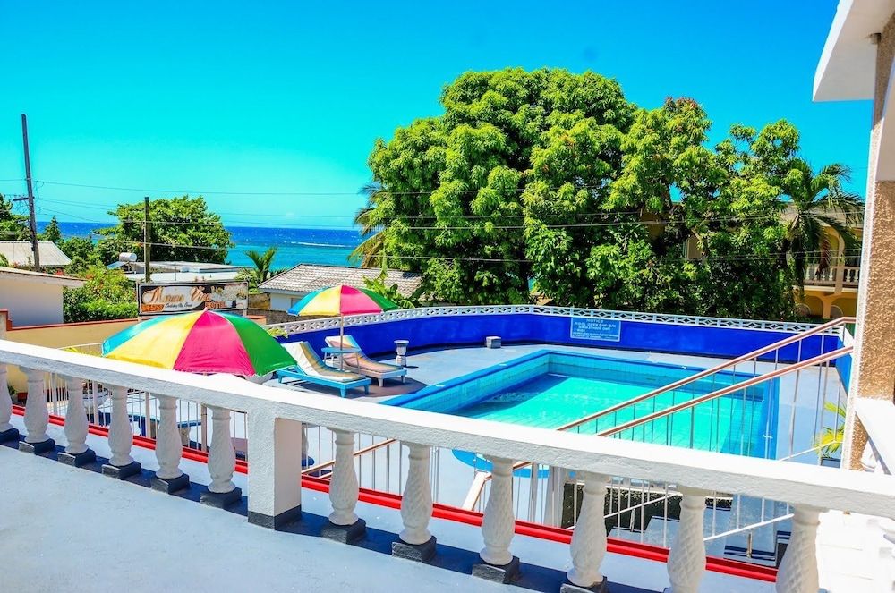 Paris - Ocho Rios - Marine View Hotel - Ocho Rios