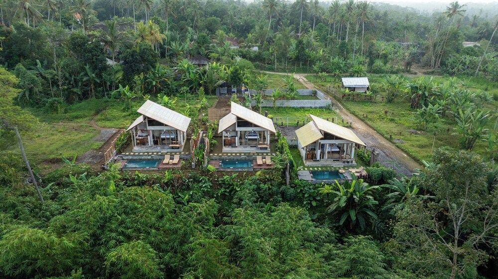 Paris - Tampaksiring - Sayuban Villa - Tampaksiring
