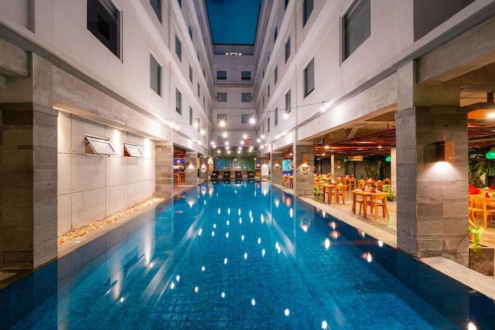 Lyon - Bali, Indonésie - Swiss-Belexpress Kuta Legian - Bali, Indonésie