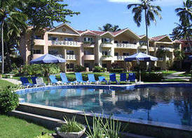 Velero Beach Resort – Pool and sea