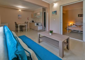 Govino Bay 4