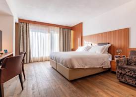 Hotel Alaska Cortina 4