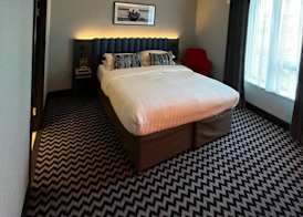 Academy Plaza Hotel 4