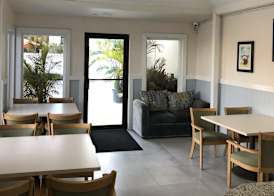 Colony Club Inn & Suites 3
