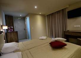 The Blue Sea Hotel 3