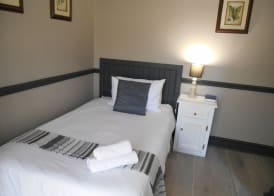 Oakwood Lodge 2