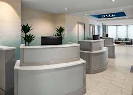 Courtyard by Marriott Nassau Downtown/Junkanoo Beach 2