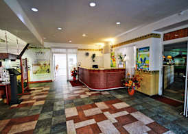 NB Hotel with Free Parking 4