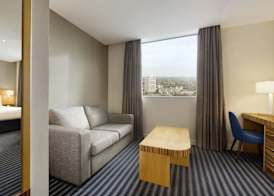 Ramada Hotel & Suites by Wyndham Coventry 3