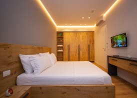 Central Chic Apartments 5