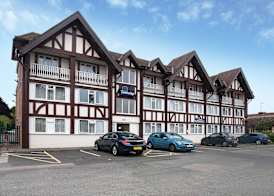 Travelodge Birmingham Sheldon 3