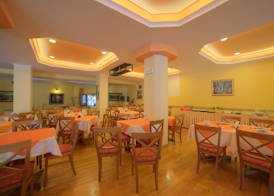 Louvre Hotel 2