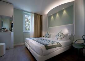 Ark Hotel 4