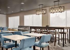 La Quinta Inn & Suites by Wyndham San Bernardino 4