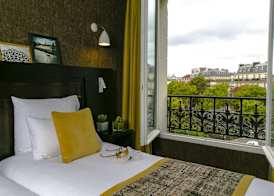 Hotel de Neuville Arc de Triomphe 4
