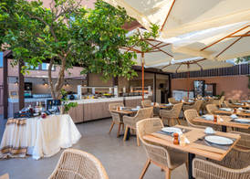 Hotel Pyriá 5