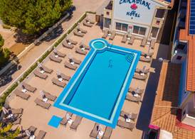 Canadian Hotel 2