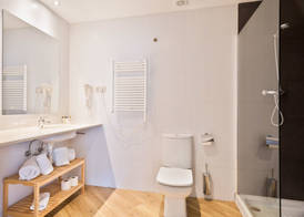 Amister Apartments 4