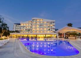 Falcon Hotel 5