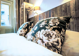 Royal Court Hotel 5