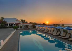 Nirvana Beach Hotel 5