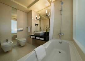 Kingsgate Hotel by Millennium Abu Dhabi 5