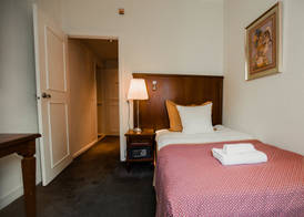 Ascot Hotel 4
