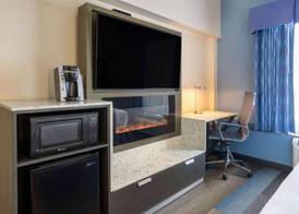 Days Hotel by Wyndham North Bergen 4