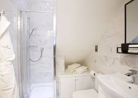 Avari Apartments - Winchester Collection 4