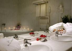Athens Atrium Hotel & Jacuzzi Suites 2