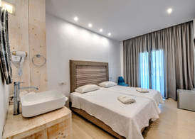 Anamar Santorini 4