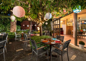 Dionysos Hotel 5