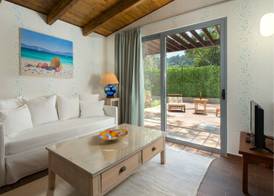 Dionysos Hotel 4