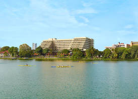 Cinnamon Lakeside 4