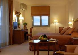 Athens Atrium Hotel & Jacuzzi Suites 4