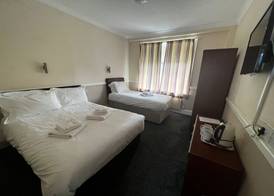 Hatters Hotel 4