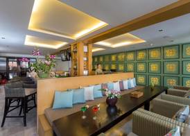 Sawaddi Patong Resort & Spa by Tolani 5