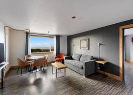 Adrift Hotel 3
