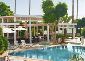 Ajax Hotel 4