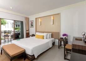 Sawaddi Patong Resort & Spa by Tolani 3