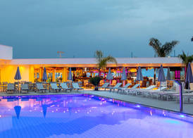 Limanaki Beach Hotel & Suites 3