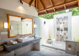Reethi Faru Resort 5