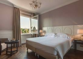 Plaza Hotel Lucchesi 4