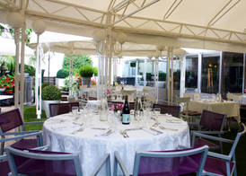 Hôtel Chromatics & Restaurant Hill Club by HappyCulture 3