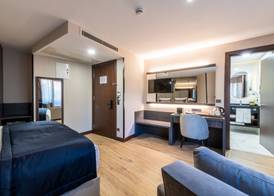 Aprilis Deluxe Hotel 3