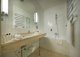 EA Hotel Julis 5