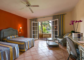 BlueBay Banús 3