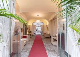 Palazzo Caracciolo Naples 5