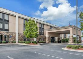 Hampton Inn Douglas 4