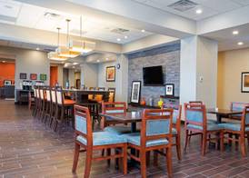 Hampton Inn Kalamazoo 4